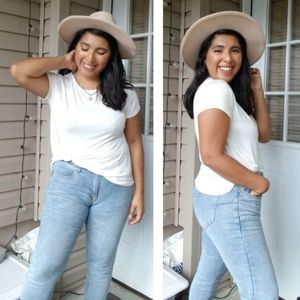 FORGET ME KNOT WHITE TEE SHIRT TOP